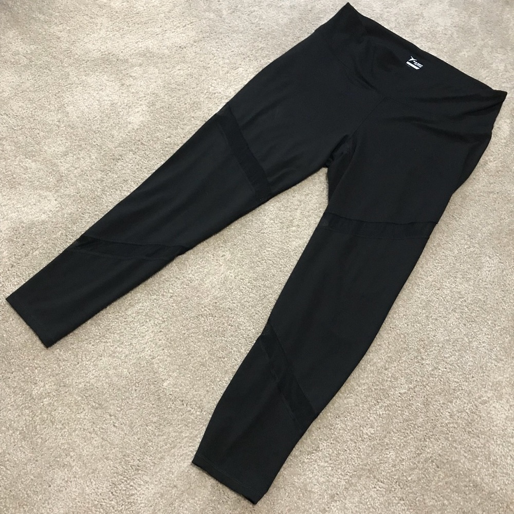 Old Navy Workout Leggings Black Mesh Details